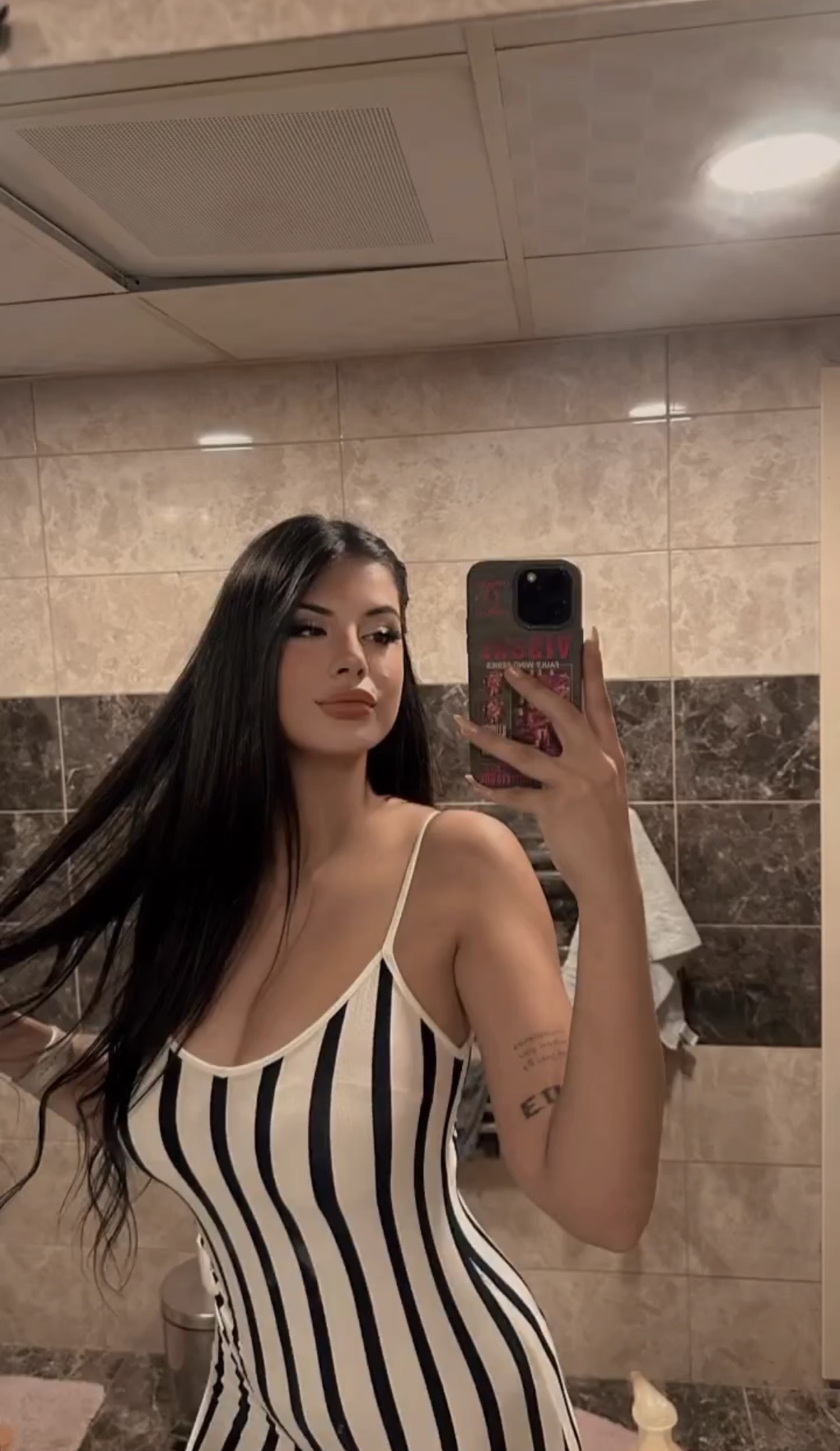 Nadır Ateşli Kadın Escort Mina