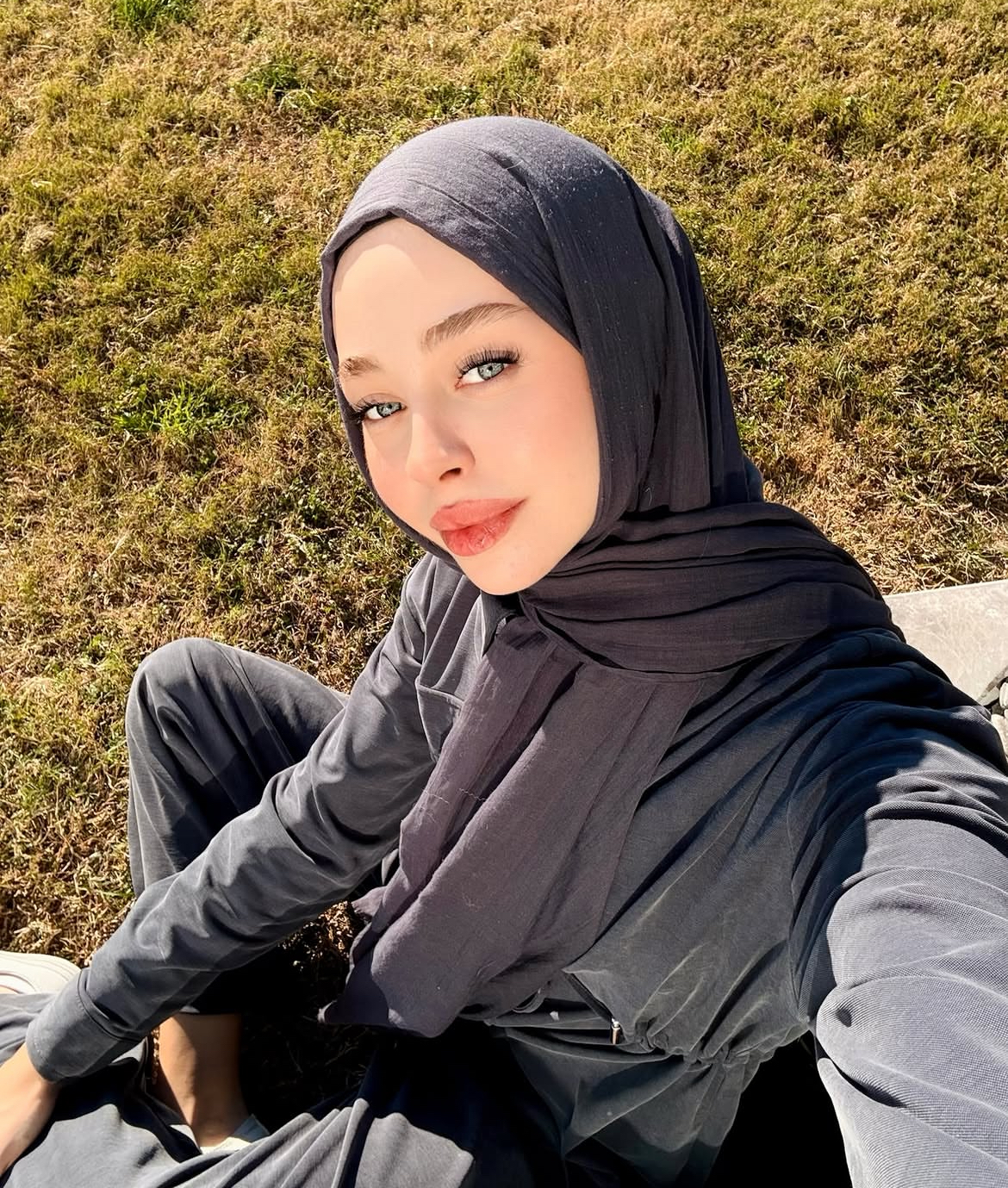 Başüstü Ahenkli Kadın Escort Bayan Mina